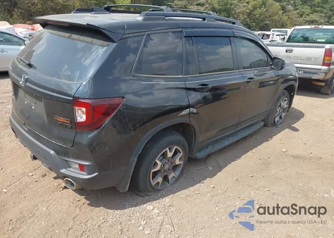 2022 Honda Passport Awd Trailsport z USA, uszkodzony, nr VIN 5FNYF8H68NB032163